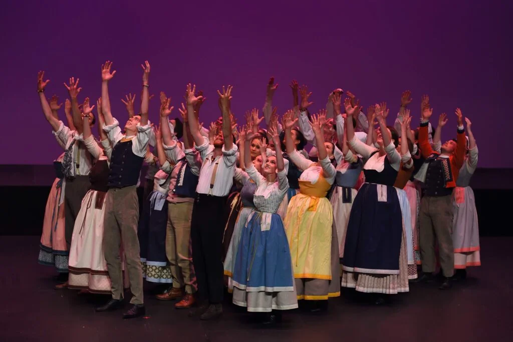 Notre Petit Monde - Spectacle Danse Bretonne - Eostiged ar Stangala