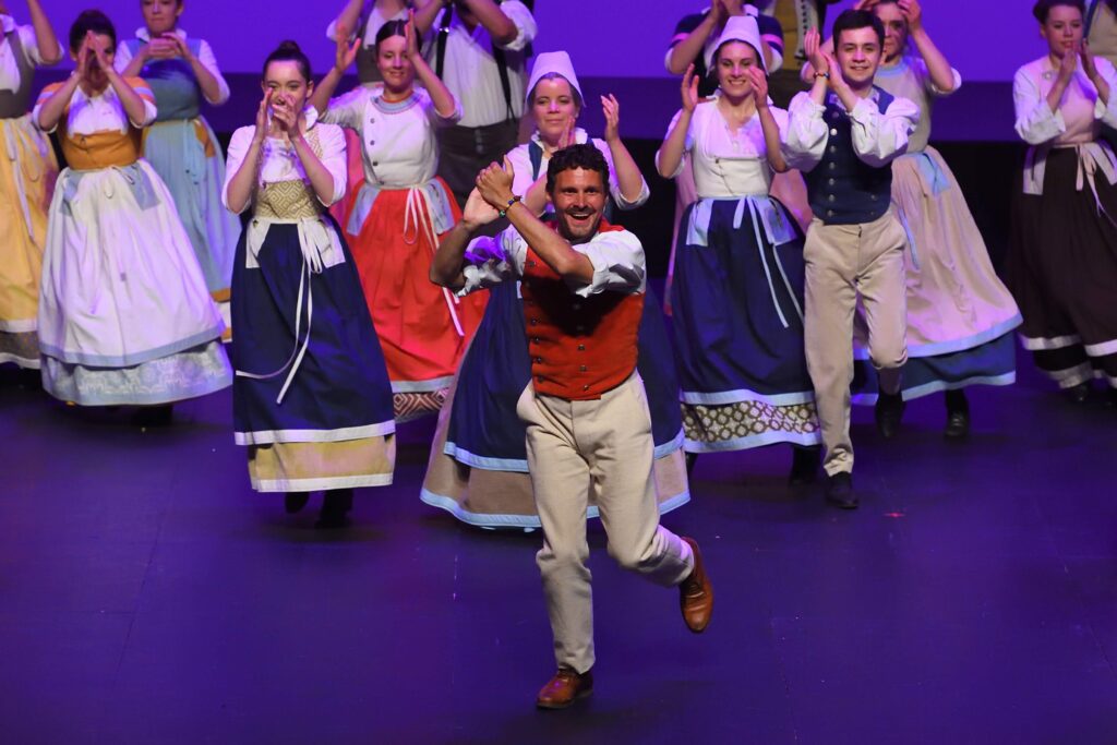 Notre Petit Monde - Spectacle Danse Bretonne - Eostiged ar Stangala