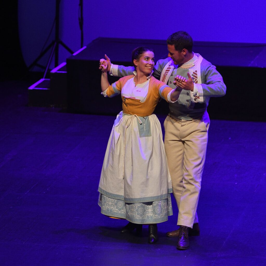 Notre Petit Monde - Spectacle Danse Bretonne - Eostiged ar Stangala