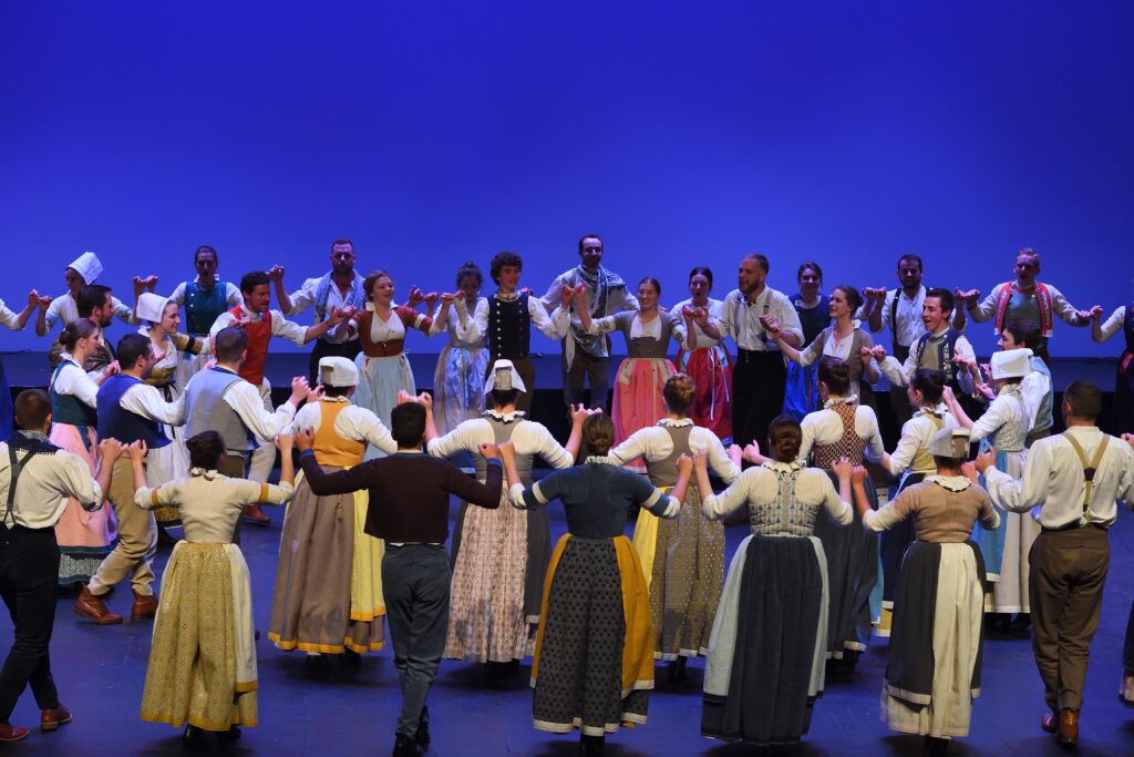 Notre Petit Monde - Spectacle Danse Bretonne - Eostiged ar Stangala