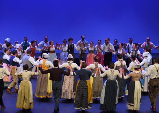 Notre Petit Monde - Spectacle Danse Bretonne - Eostiged ar Stangala