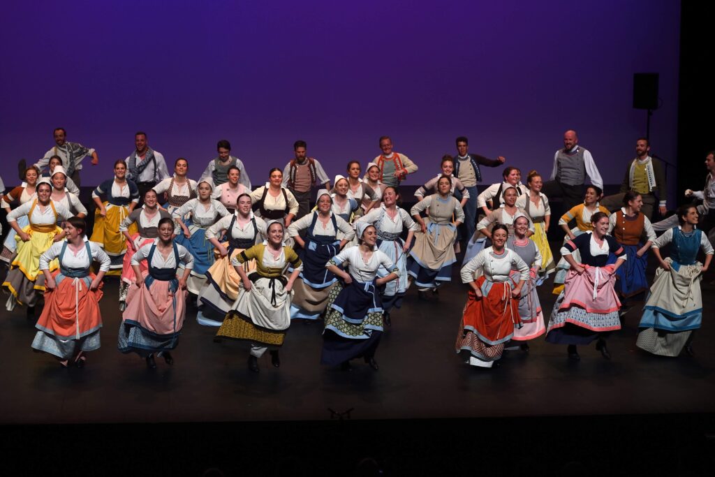 Notre Petit Monde - Spectacle Danse Bretonne - Eostiged ar Stangala